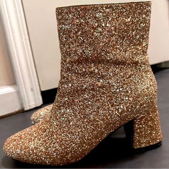 GoLd ✨ sPaRkLe HEEEELS!!!! - Picture 1 of 8